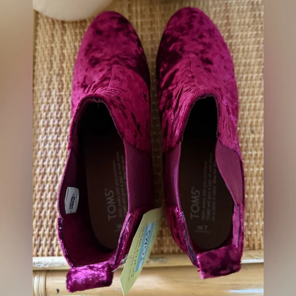 TOMS Womens Ella Chelsea Magenta Casual Boots Ankle Low Heel 1-2" Size 7 NWT - Picture 7 of 8